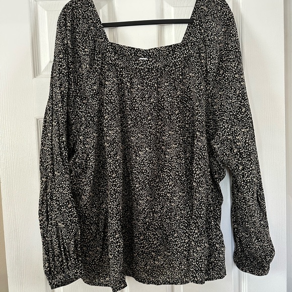 XXL Black and Cream Blouse - Picture 2 of 4